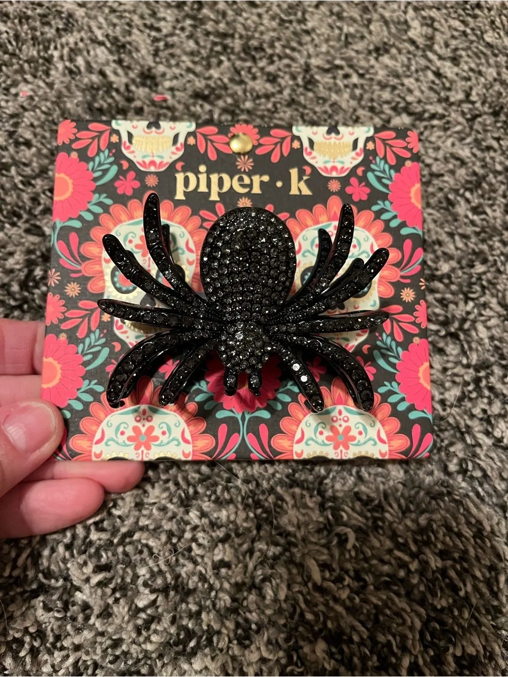 Piper K spider hair clip